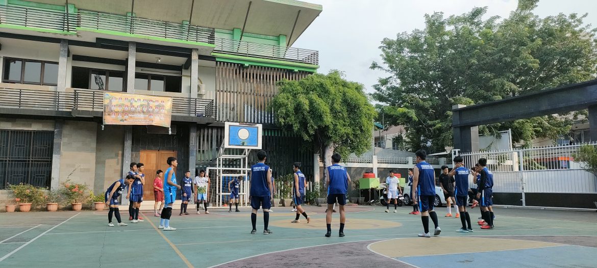 Latihan Basket SMAN 56 Jakarta